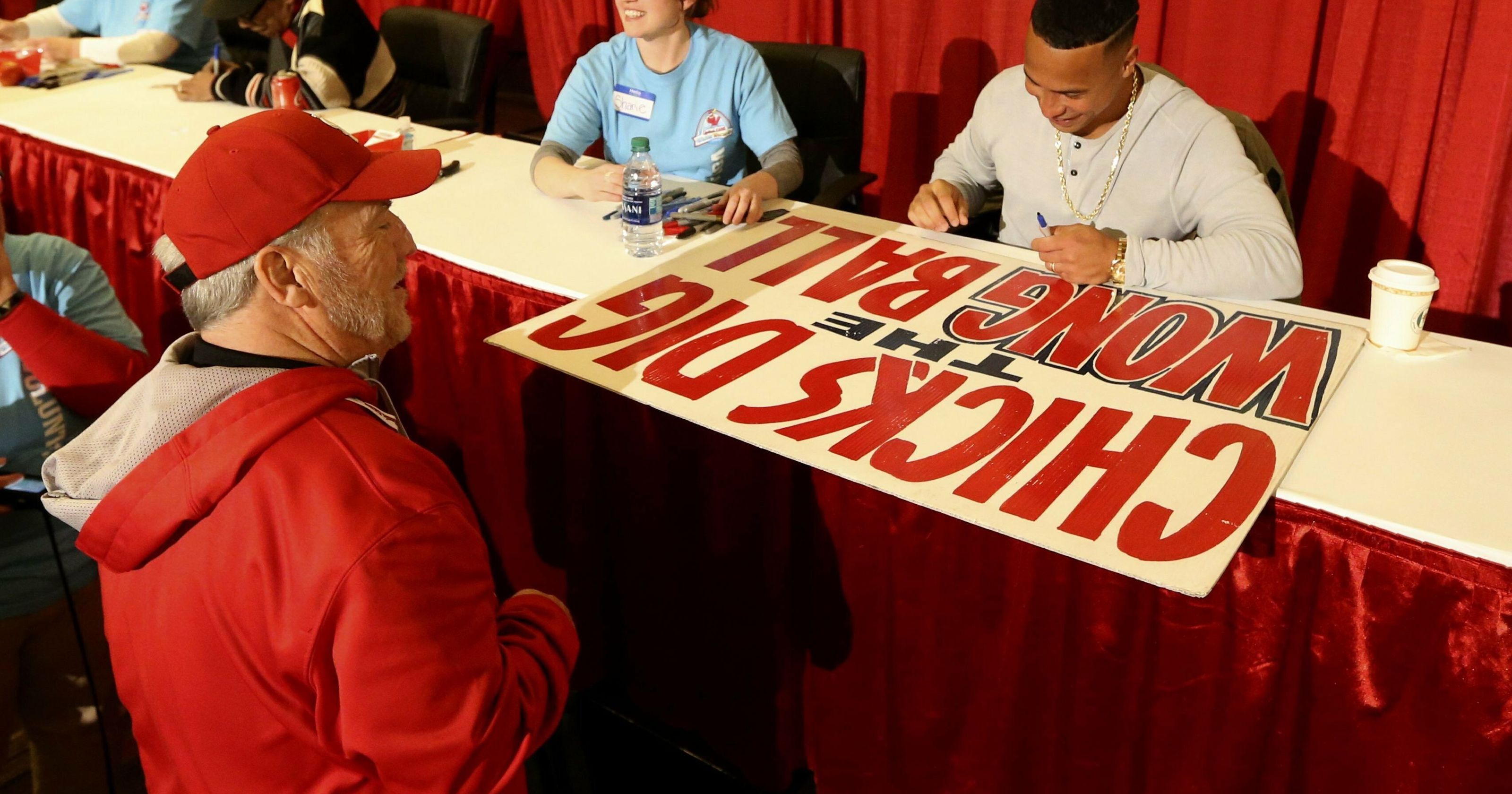 Molina rehabs from knee surgical operation, plans to play in mid-March