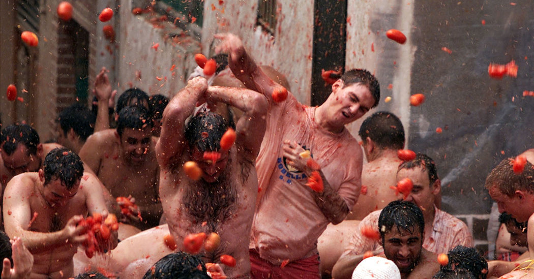 Lens: Desmond Boylan: A Life in Facts Wire Photography