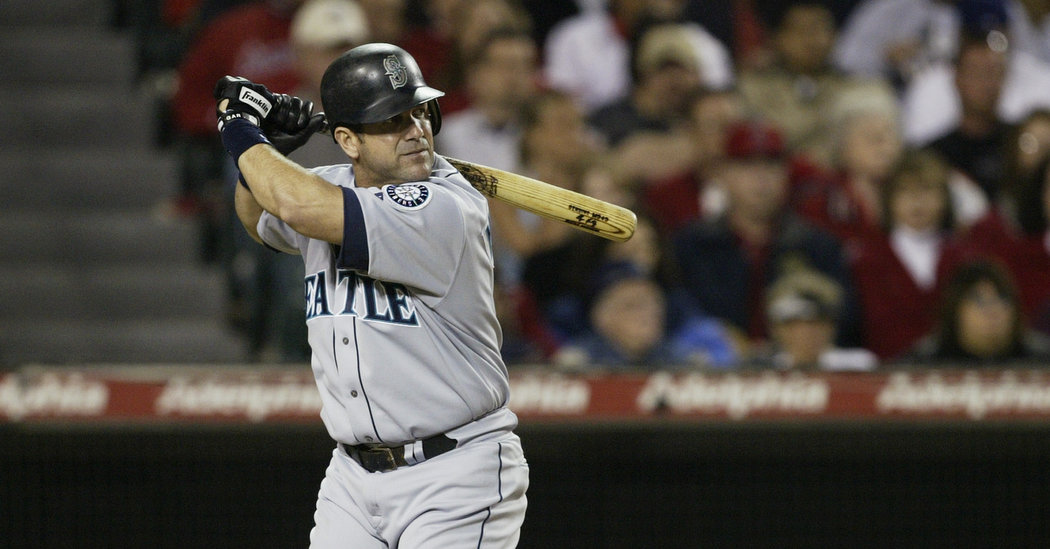 On Baseball: Edgar Martinez Confounds Friends Even as He Joins Them in Cooperstown