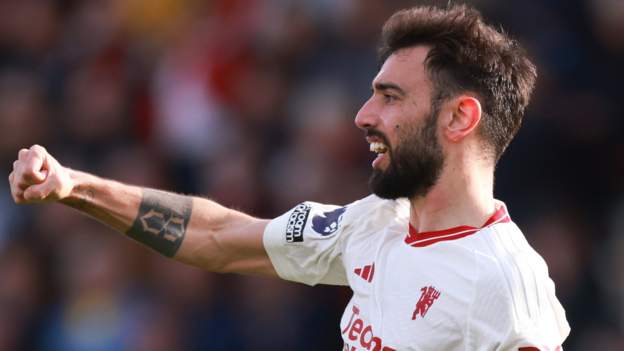 Fernandes double earns Man Utd point at Bournemouth